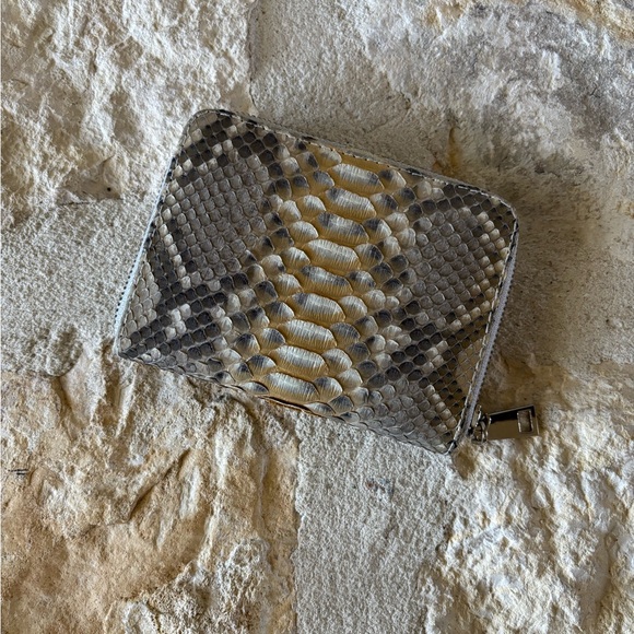 Snakeskin Zip Pattern Wallet - Picture 2 of 3